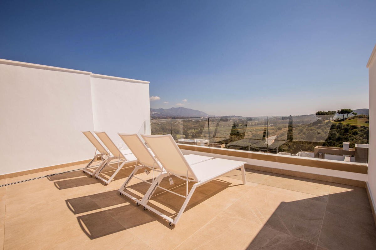 ?src=https://brembergestate.com/wp-content/uploads/2022/02/Townhouses-Mijas-Golf-44.jpeg