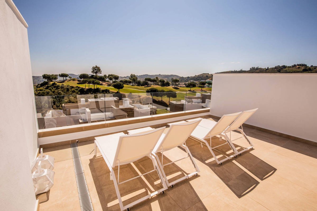 ?src=https://brembergestate.com/wp-content/uploads/2022/02/Townhouses-Mijas-Golf-45.jpeg