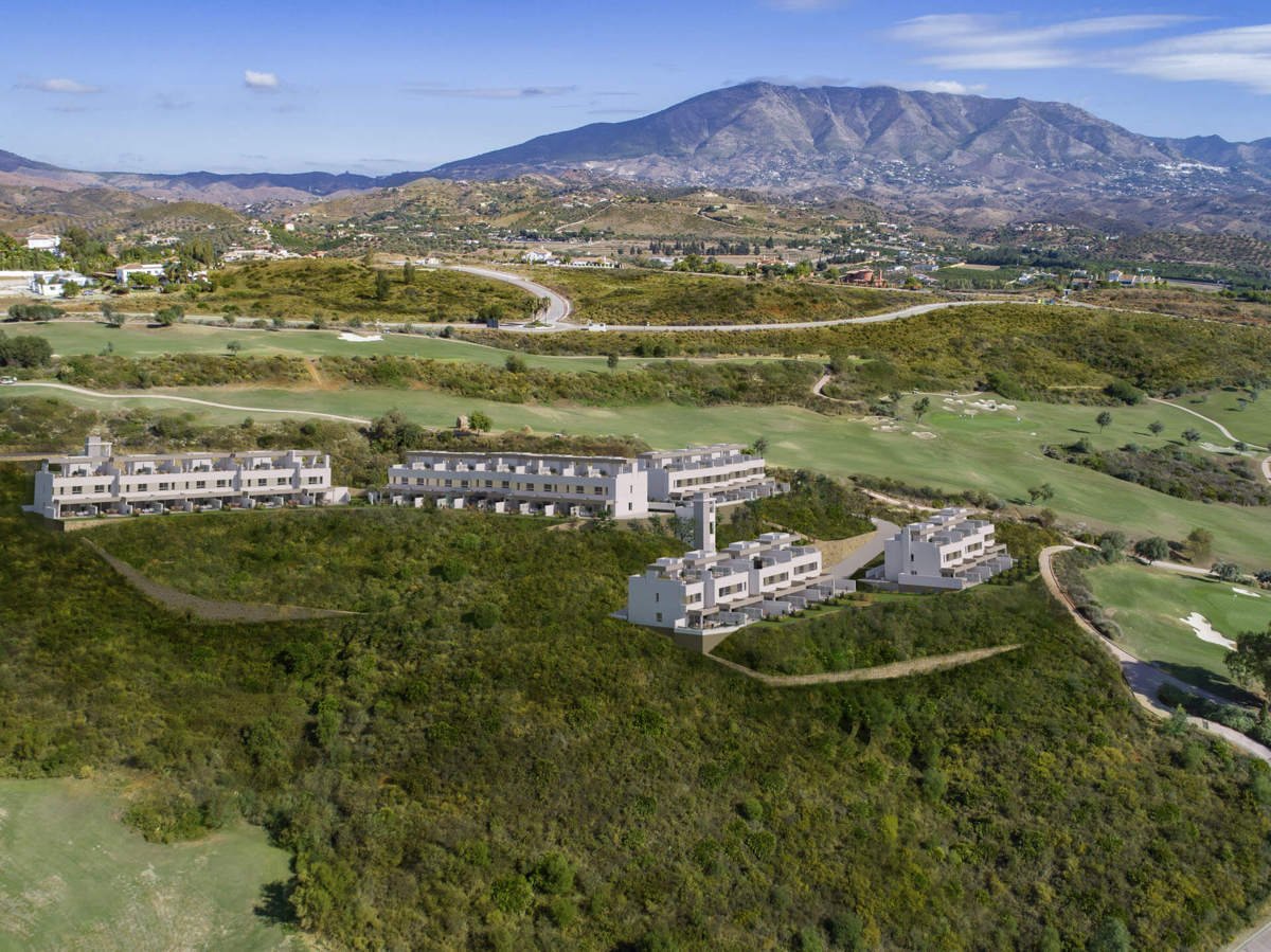 ?src=https://brembergestate.com/wp-content/uploads/2022/02/Townhouses-Mijas-Golf-68.jpeg