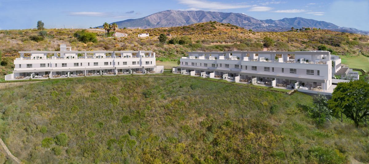 ?src=https://brembergestate.com/wp-content/uploads/2022/02/Townhouses-Mijas-Golf-70.jpeg